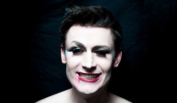 Dusty grin web